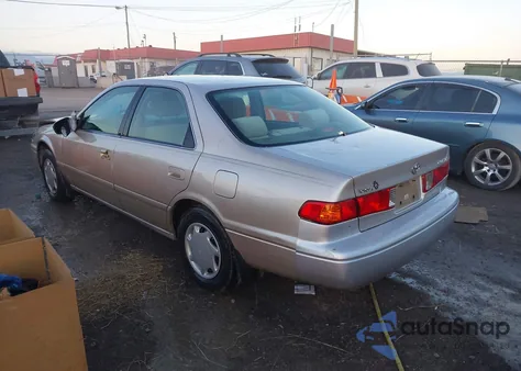 2000 Toyota Camry Ce from USA, damaged, VIN 4T1BG22K3YU681463